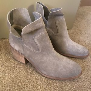 Gray heel bootie